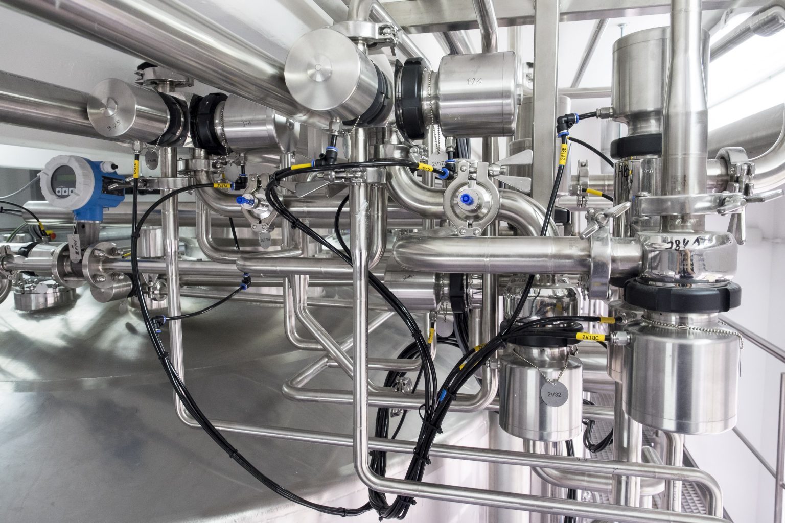 Stainless steel piping with flow instruments